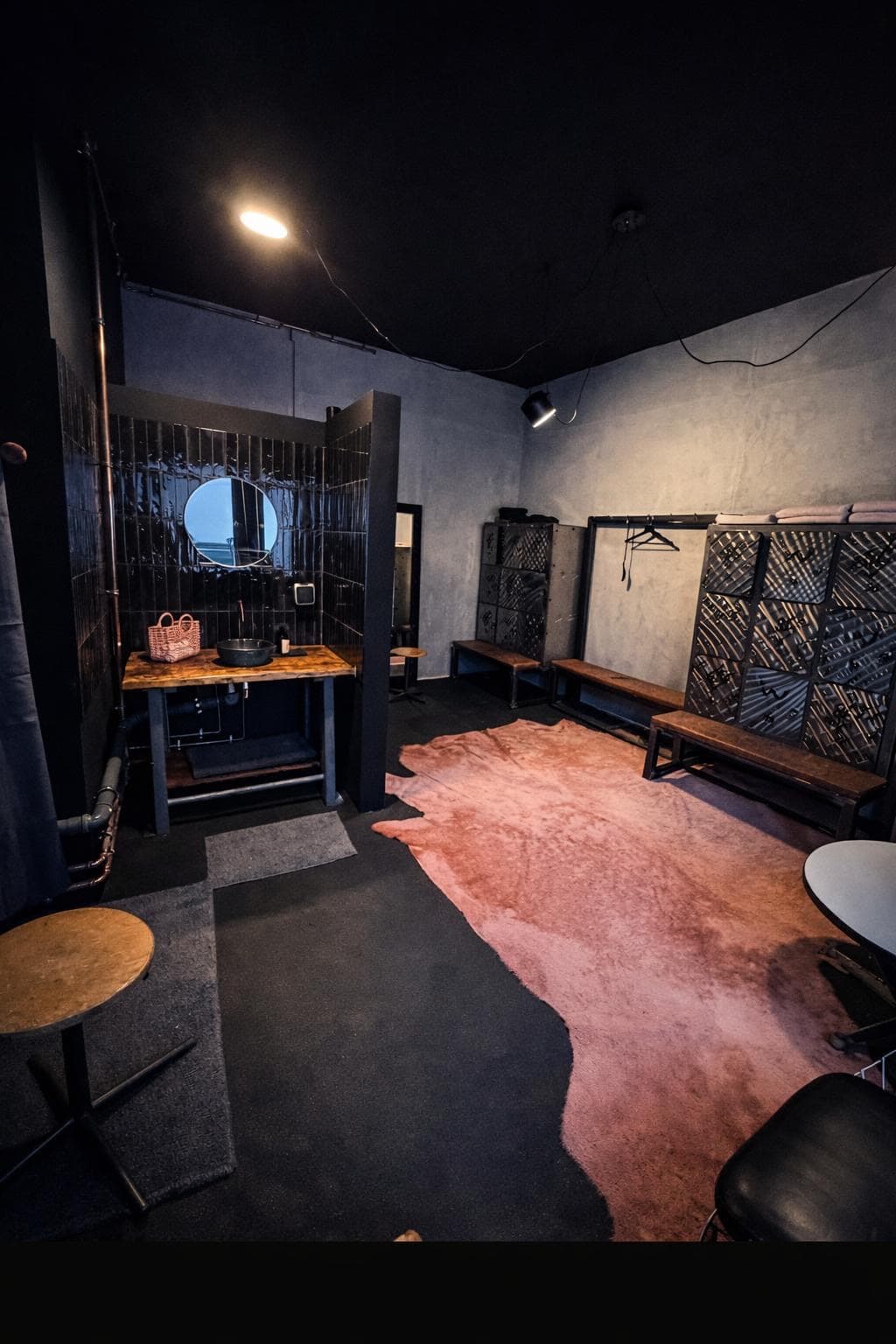Private Umkleide und Lounge im Heinssens Club